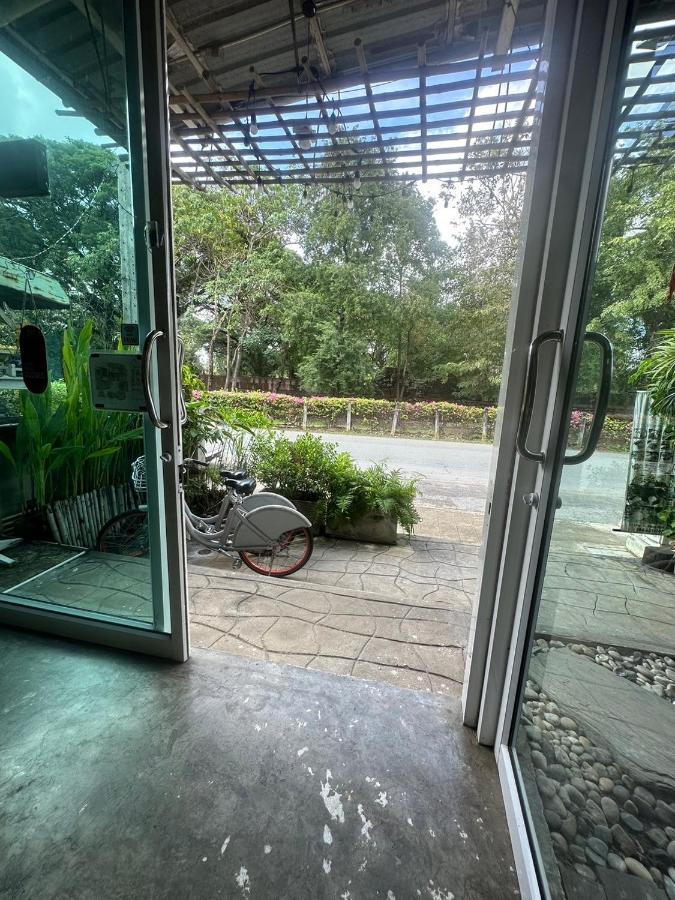 Une Jai Place เรือนอุ่นใจ Phimai Zewnętrze zdjęcie